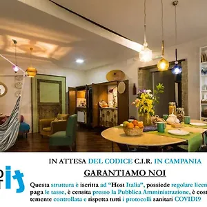 Casa Mama Napels